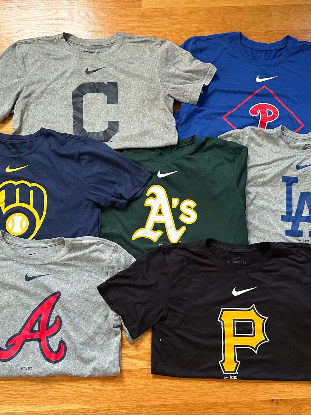 Men’s Nike Dri-fit MLB t-shirts size small